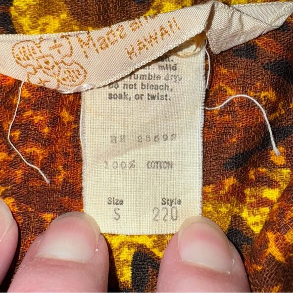 Vintage 60's Royal Hawaiian Shirt Tribal Button Up Barkcloth Mens Size Small - Picture 13 of 13